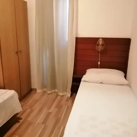 Vuksanovic 3* Pag Town