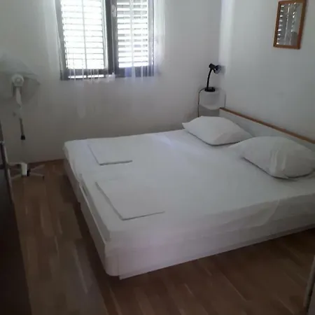 Vuksanovic Penzion Pag Town