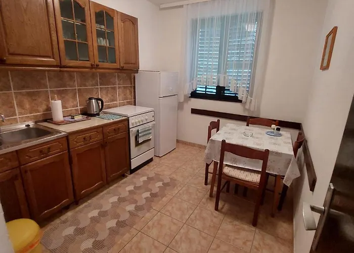 Vuksanovic 3* Pag Town