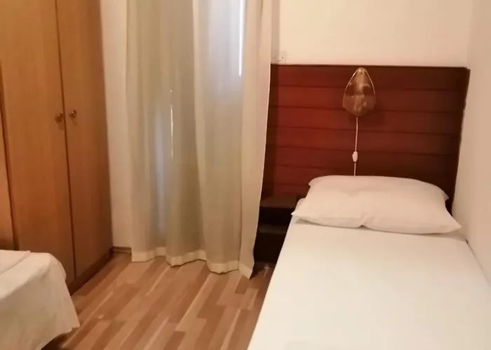 Vuksanovic 3* Pag Town